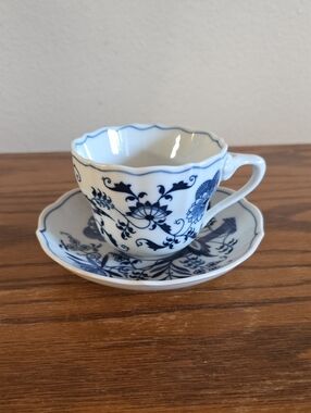 Vintage Blue Danube Tea Cup and Saucer Tote 15
